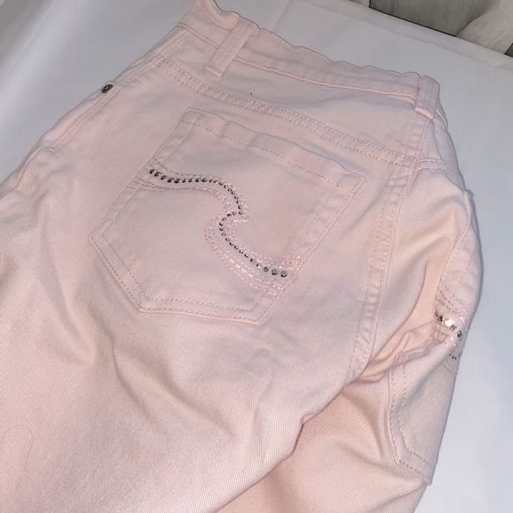 2 for $20 or 5 for $40
GLORIA VANDERBILT CAPRIS - SZ 8 - Picture 5 of 9